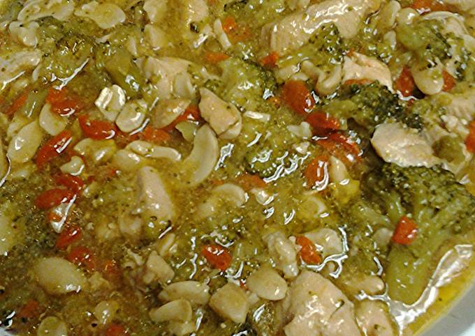 Recipe of Speedy Cashew Chicken stirfry with goji berries