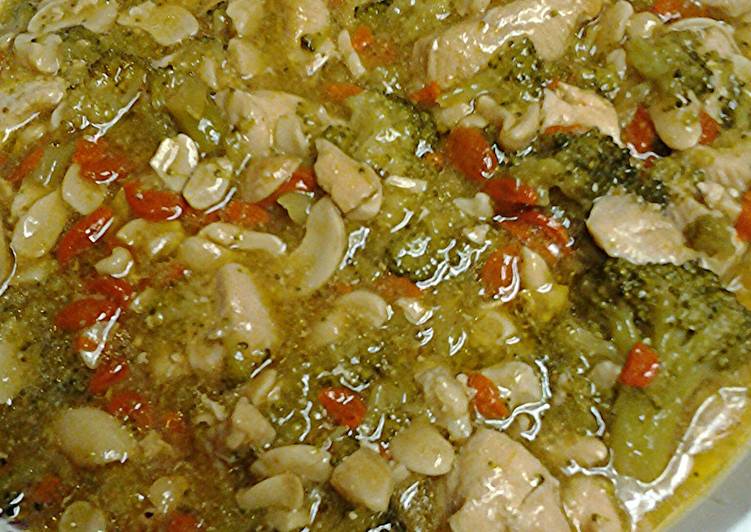Recipe of Ultimate Cashew Chicken stirfry with goji berries