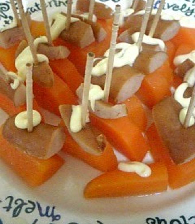 A picture of Great Bentos Fillers--Carrots and Sausages with Mayo.