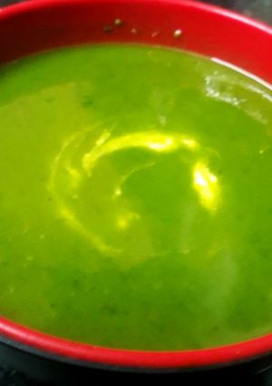 পালং স্যুপ(palak soup recipe in bengali) রেসিপির প্রধান ছবি