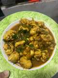 ไก่ผัดใบยี่หร่า