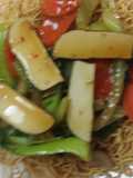 Crispy noodles and vegetables (vegetarian bird's nest)
