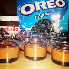 A picture of Nutella and oreo cheesecake.