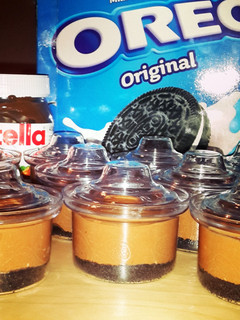A picture of Nutella and oreo cheesecake.