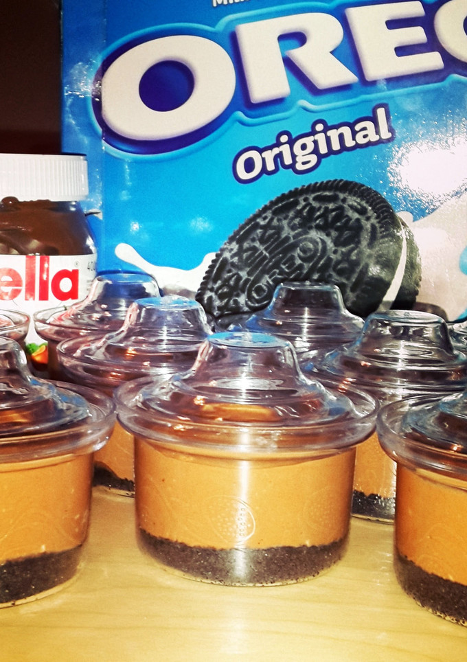 A picture of Nutella and oreo cheesecake.