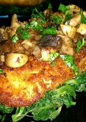 A picture of Chicken Florentine.
