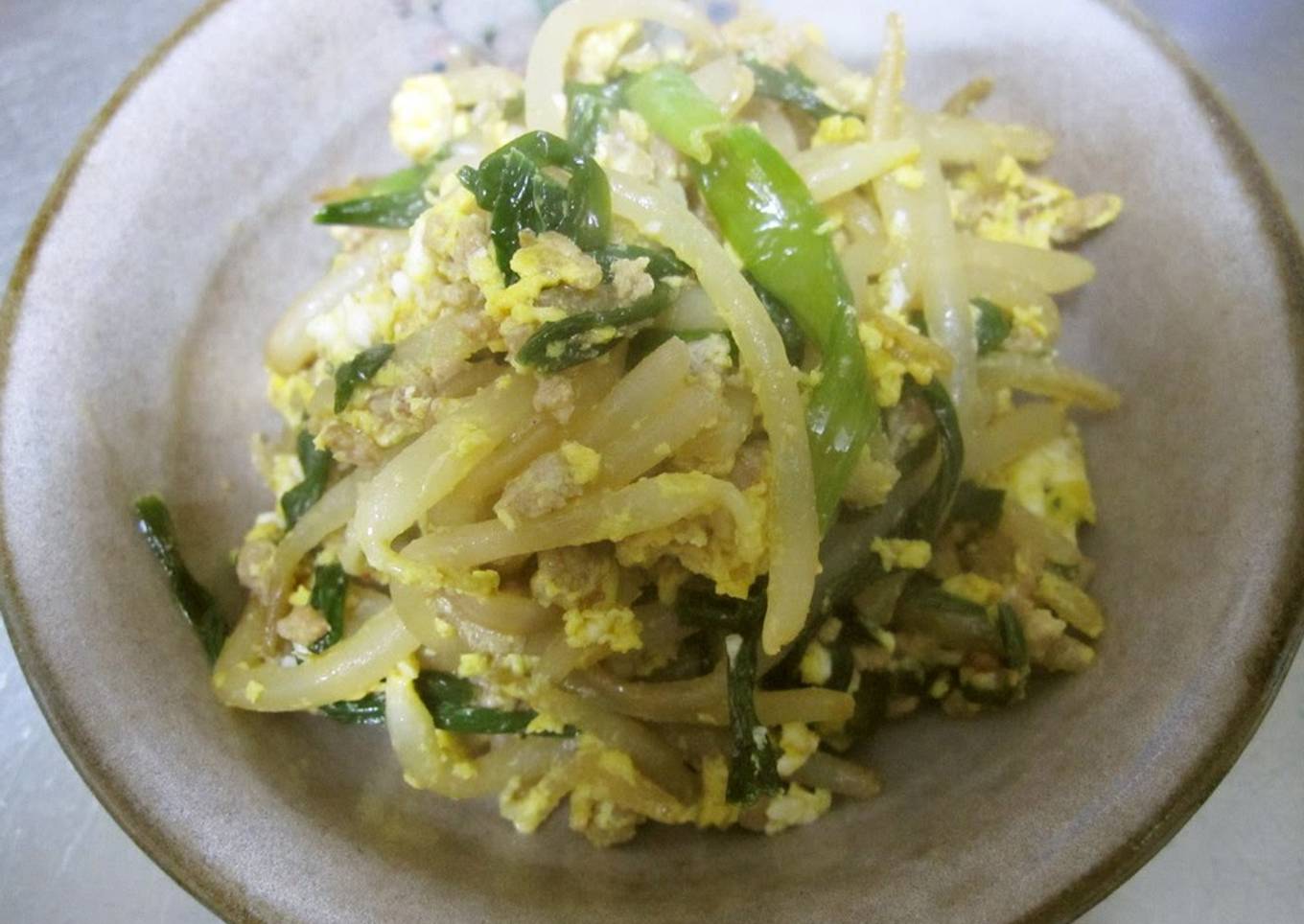 Ground Meat, Garlic Chives & Bean Sprouts - Spicy Chinese Stir-Fry