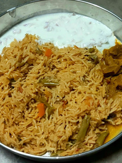 வெஜிடபிள் புலாவ் (Vegetable pulao recipe in tamil) செய்முறை முக்கிய புகைப்படம்