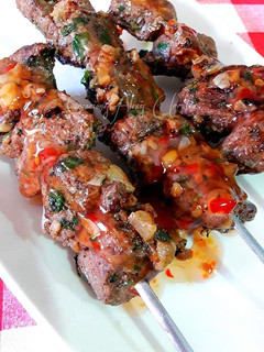 Una foto de Pinchos de cordero a mi más puro estilo