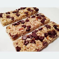 A picture of Chewy Chocolate Granola Bars.