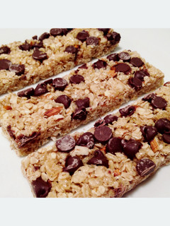 A picture of Chewy Chocolate Granola Bars.