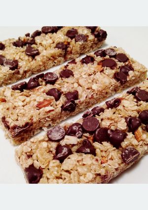A picture of Chewy Chocolate Granola Bars.