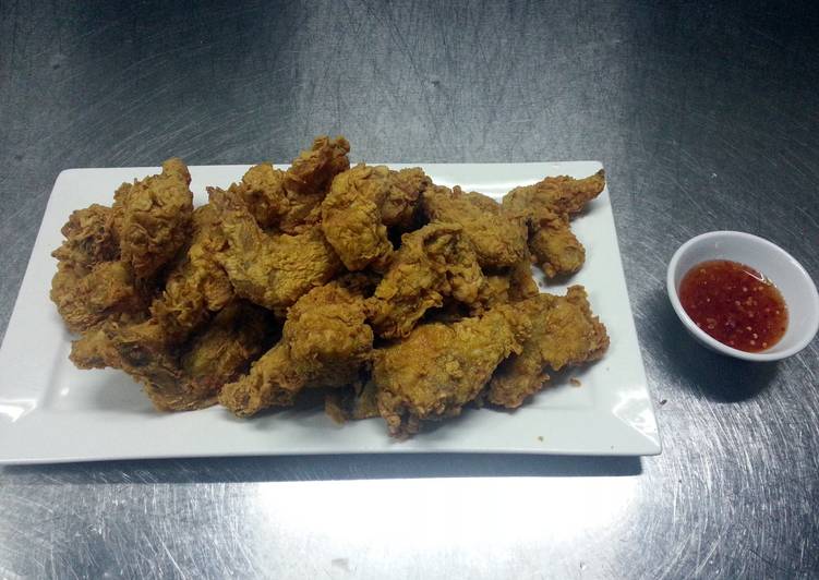 spicy asian fried chicken ala kfc with thai chilli sauce