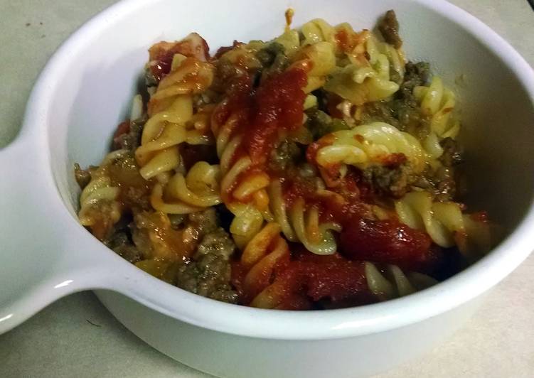 Baked rotini with meat sauce