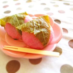 Easy Sakura Mochi (Cherry Blossom Rice Cake) from Cooked Rice A picture of Easy Sakura Mochi (Cherry Blossom Rice Cake) from Cooked Rice.