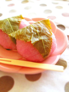 A picture of Easy Sakura Mochi (Cherry Blossom Rice Cake) from Cooked Rice.