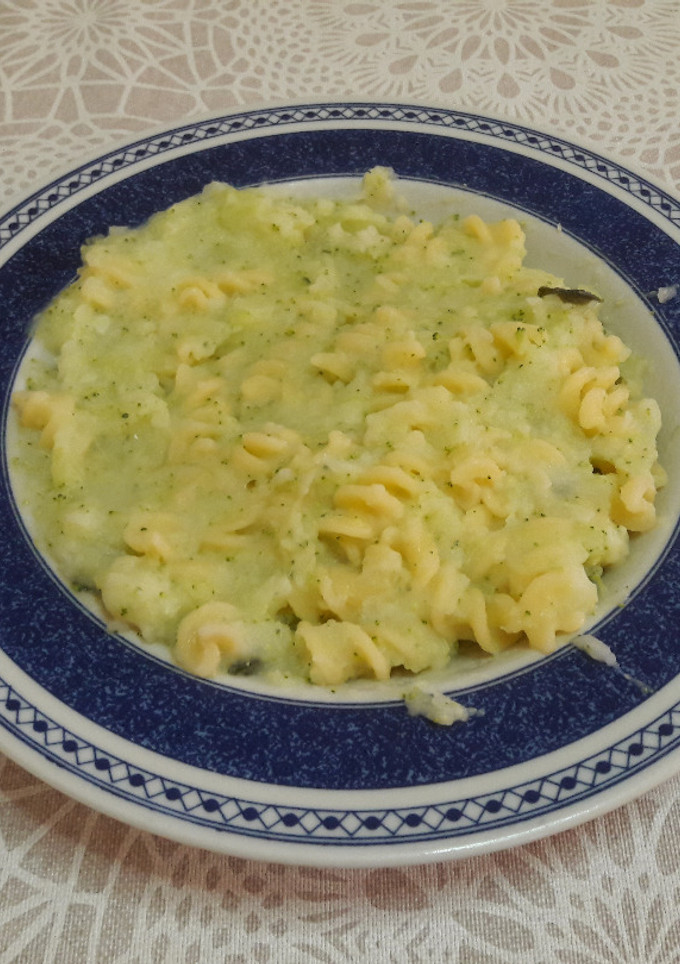 Una foto de Espirales de bambú con crema de brócoli sin gluten y veganos 🍝