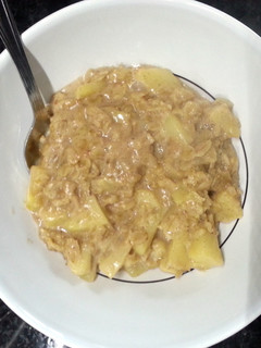 A picture of Apple oatmeal.