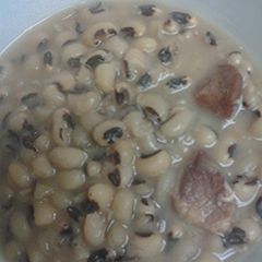A picture of New Years black eyed peas.