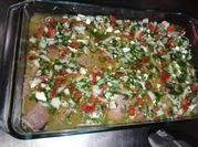 Una foto de lengua a la vinagreta huevo