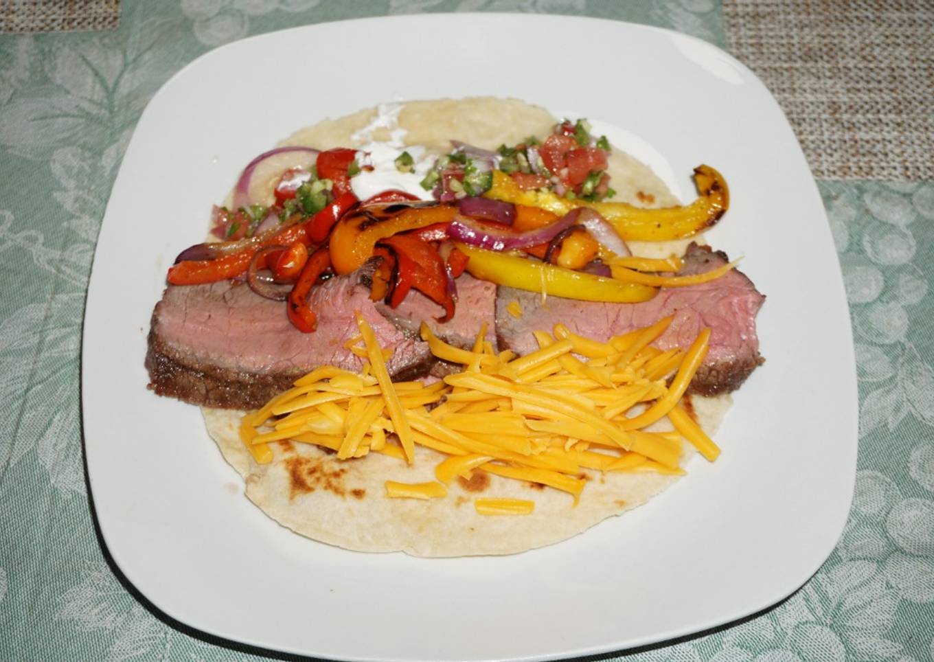 FAJITAS WITH GRILLED BEEF AND PEPPERS. JON STYLE