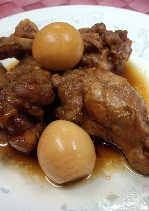 A picture of Chicken Drumsticks Stewed with Black Vinegar and Star Anise in a Pressure Cooker.