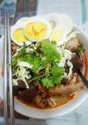 รูปของ ขนมจีนน้ำเงี้ยว(ตีน)ไก่