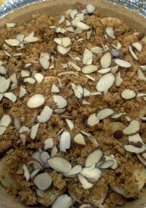 A picture of quick crunchy butterscotch banana pie.