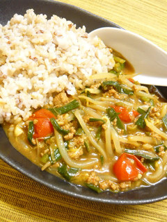 A picture of Don't Lose to the Summer! Chinese and Bean Sprouts Nutritional Curry.