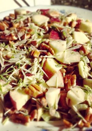 A picture of Apple & Pecan Salad.