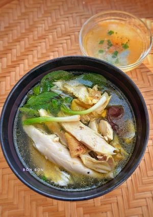 Hình của món Phở Gà Ta.