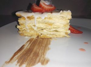Una foto de Milhojas con crema mousseline de vainilla