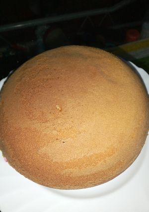 A picture of Mango flavour cake.