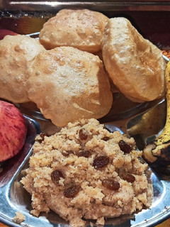 अश्टमी भोग प्रसाद थाल(ashtami bhog prasad thal recipe in hindi) रेसिपी मुख्य फोटो