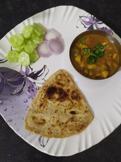 આલુ મટર સબ્જી (Aloo Matar Subzi Recipe In Gujarati) રેસીપી મુખ્ય ફોટો