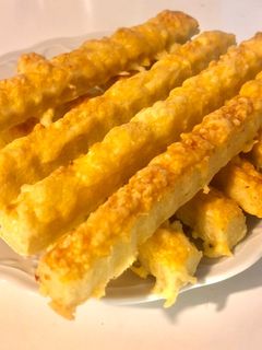 Kovászos túros-sajtos rúd recept fotója
