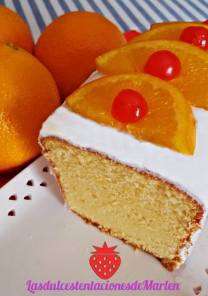 Una foto de Bizcocho de naranja glaseado