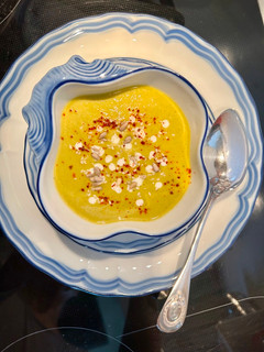 Una foto de Curry de verduras como una crema