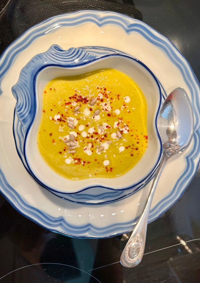 Una foto de Curry de verduras como una crema