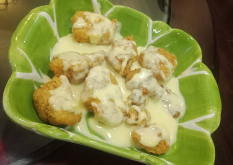 Chicken Tenders with cheese sauce