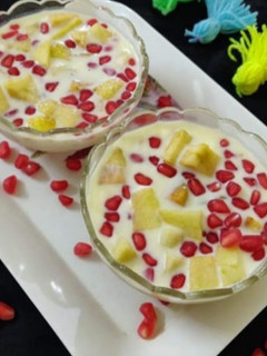 फ्रूट कस्टर्ड (fruit custard recipe in Hindi) रेसिपी मुख्य फोटो