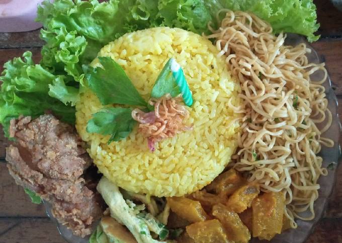 Nasi Kuning simple bumbu Racik