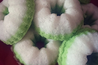 Cara Membuat Putu ayu lembut(anti gagal) Menu Enak Dan Mudah Dibuat