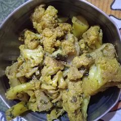 A picture of Aloo gobhi.