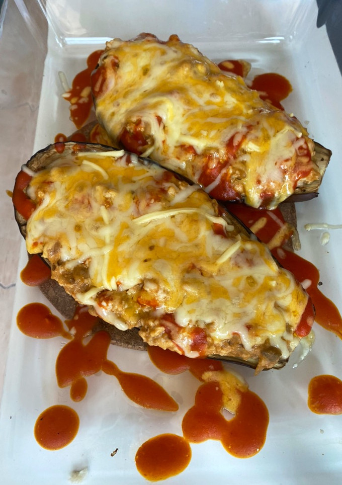 Una foto de Berenjenas rellenas de pollo