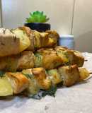 Курячий шашличок з ананасами на шпажках
