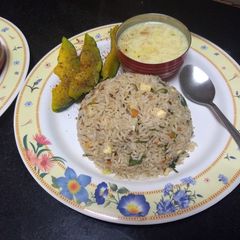 A picture of Veg Paneer fried rice.
