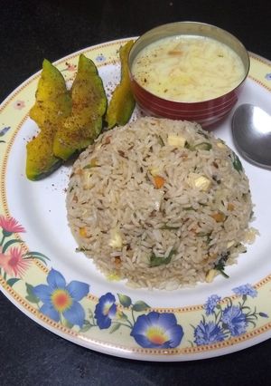 A picture of Veg Paneer fried rice.