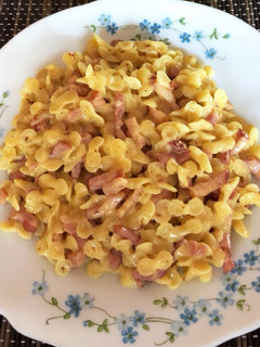 Una foto de Farfalline a la carbonara