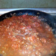 A picture of zesty spaghetti sauce.